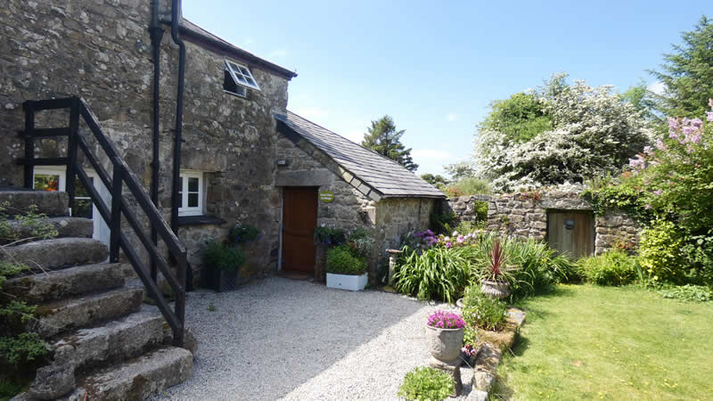 Field View Cottage entrance